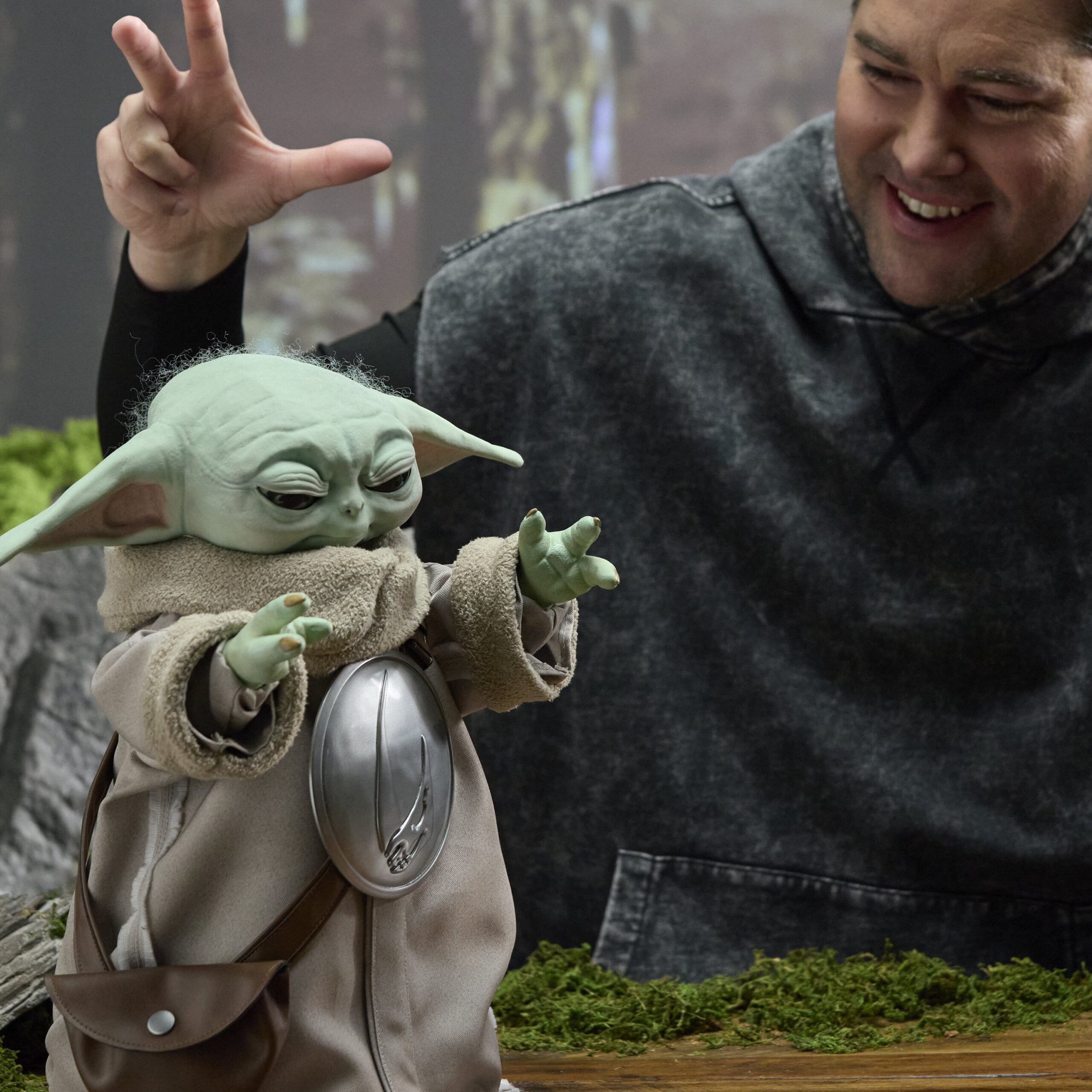 Hasbro Reveals Deluxe Interactive Star Wars Animatronic – Ultimate